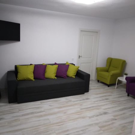 Luxury Apartament Curtea de Argeş Esterno foto