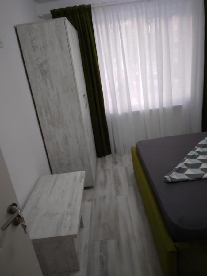 Luxury Apartament Curtea de Argeş Esterno foto