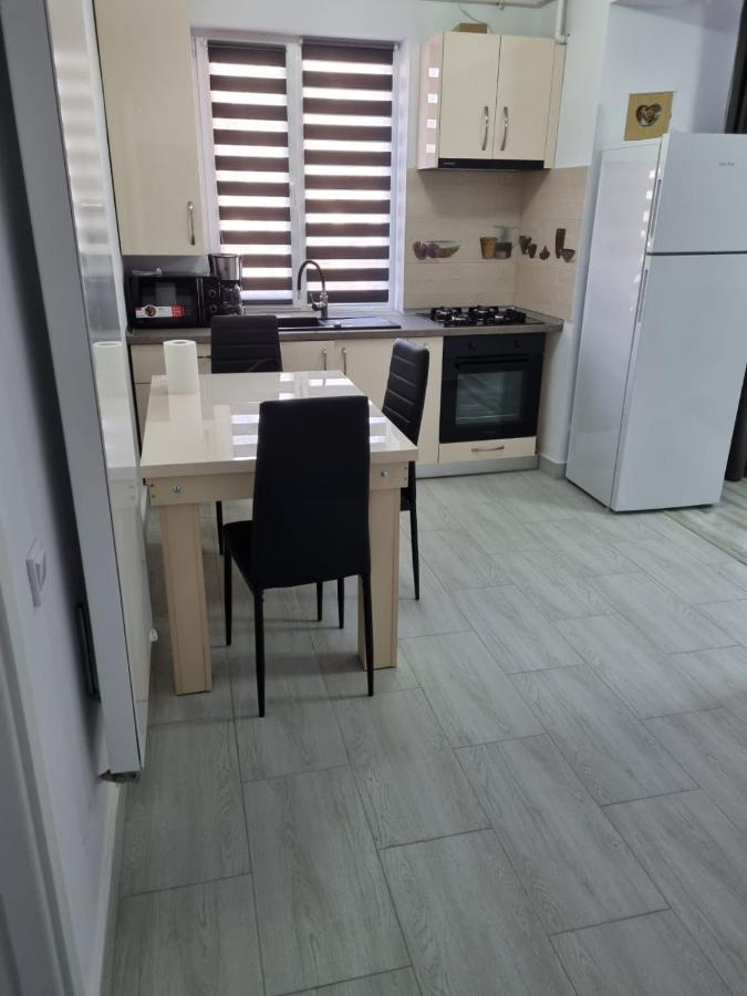 Luxury Apartament Curtea de Argeş Esterno foto